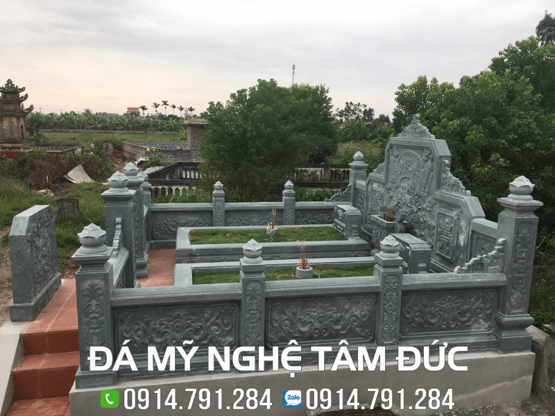 khu lăng mộ đá xanh rêu